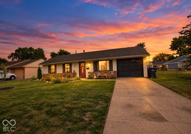Photo 1 of Single family home for sale at 1021 Eastlawn Dr, Whiteland, IN 46184 | MLS# 22129222 | Listing updated on 2026-10-03