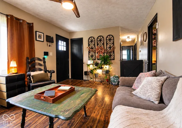 Photo 4 of Single family home for sale at 1021 Eastlawn Dr, Whiteland, IN 46184 | MLS# 22129222 | Listing updated on 2026-10-03