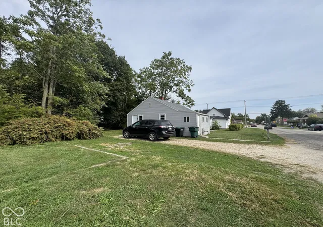 Photo 4 of Single family home for sale at 1114 E 6th Street, Muncie, IN 47302 | MLS# 22129225 | Listing updated on 2026-10-24