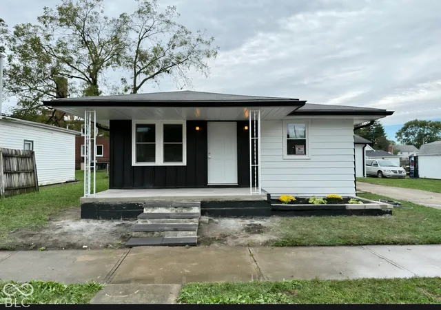 Photo 1 of Single family home for sale at 2227 George St, Anderson, IN 46016 | MLS# 22129228 | Listing updated on 2026-10-03