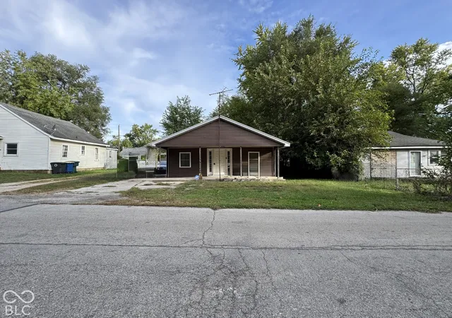 Photo 4 of Single family home for sale at 1608 E Harvard Ave, Muncie, IN 47303 | MLS# 22129236 | Listing updated on 2026-10-07