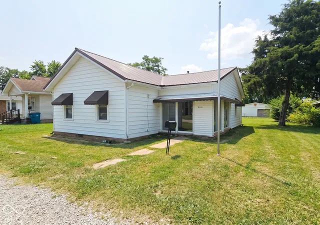 Photo 1 of Single family home for sale at 2410 State St, New Castle, IN 47362 | MLS# 22129237 | Listing updated on 2026-10-06