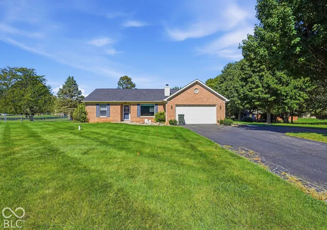 Photo 1 of Single family home for sale at 5235 Sandy Ct, Pittsboro, IN 46167 | MLS# 22129240 | Listing updated on 2026-10-08