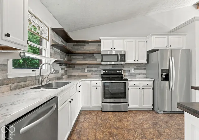 Photo 3 of Single family home for sale at 5235 Sandy Ct, Pittsboro, IN 46167 | MLS# 22129240 | Listing updated on 2026-10-08