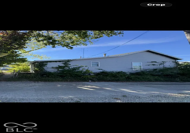 Photo 3 of Single family home for sale at 411 E 5th Street, Muncie, IN 47302 | MLS# 22129248 | Listing updated on 2026-10-02