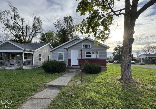 Photo 1 of Single family home for sale at 1226 S Beacon, Muncie, IN 47302 | MLS# 22129253 | Listing updated on 2026-10-04