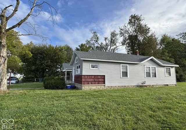Photo 4 of Single family home for sale at 1226 S Beacon, Muncie, IN 47302 | MLS# 22129253 | Listing updated on 2026-10-04