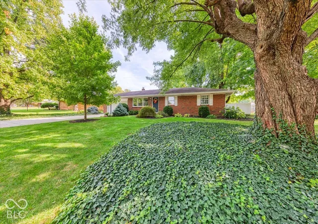 Photo 2 of Single family home for sale at 8305 Union St, Indianapolis, IN 46227 | MLS# 22129259 | Listing updated on 2026-10-02