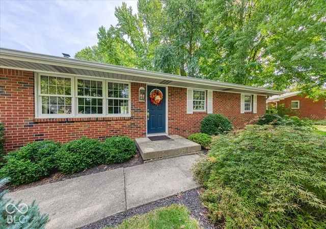 Photo 3 of Single family home for sale at 8305 Union St, Indianapolis, IN 46227 | MLS# 22129259 | Listing updated on 2026-10-02
