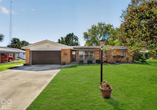 Single family home for sale at 113 Magnolia Dr, Anderson, IN 46012 | MLS# 22129263