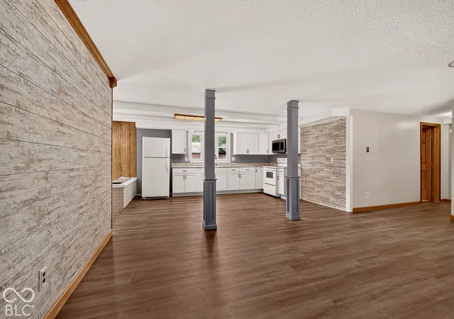 Photo 3 of Single family home for sale at 113 Magnolia Dr, Anderson, IN 46012 | MLS# 22129263 | Listing updated on 2026-10-07