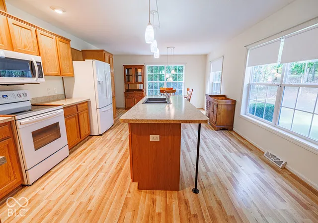 Photo 3 of Single family home for sale at 4006 Little Crk Dr S, Spencer, IN 47460 | MLS# 22129264 | Listing updated on 2026-10-15