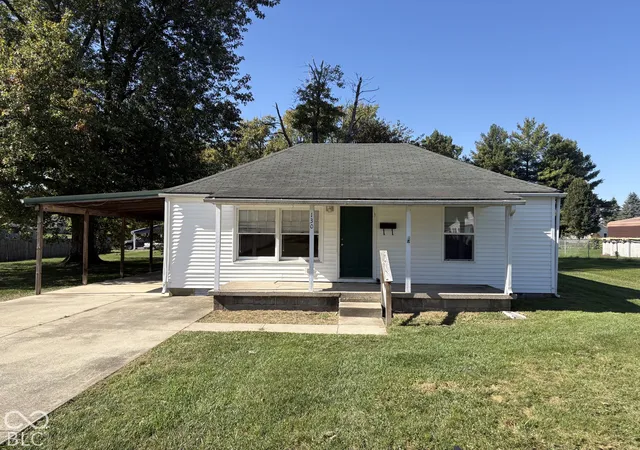 Single family home for sale at 130 Broad St, Hope, IN 47246 | MLS# 22129272