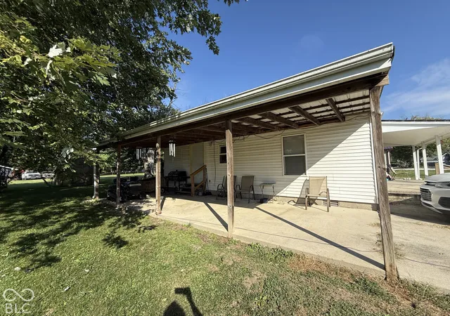 Photo 2 of Single family home for sale at 130 Broad St, Hope, IN 47246 | MLS# 22129272 | Listing updated on 2026-10-01