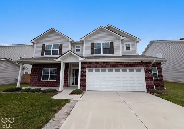 Single family home for sale at 1045 Bent Branch Ln, Greenwood, IN 46143 | MLS# 22129276