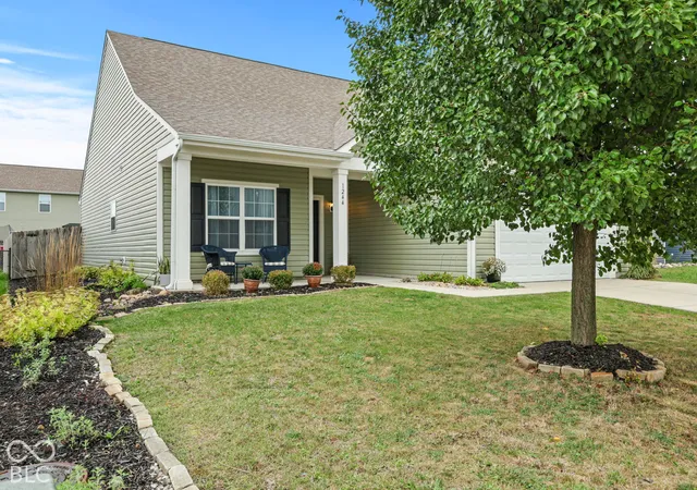 Photo 3 of Single family home for sale at 1244 Crabapple Rd, Franklin, IN 46131 | MLS# 22129279 | Listing updated on 2026-10-05