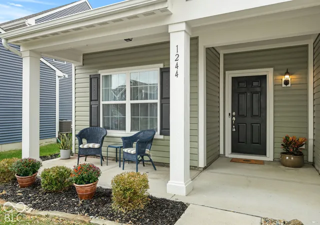 Photo 3 of Single family home for sale at 1244 Crabapple Rd, Franklin, IN 46131 | MLS# 22129279 | Listing updated on 2026-10-05