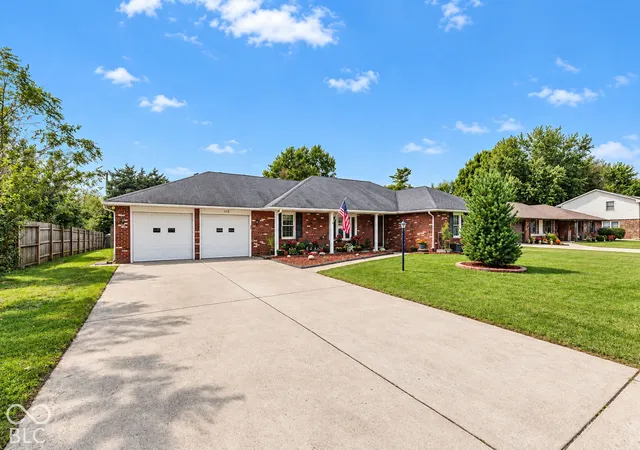 Photo 1 of Single family home for sale at 115 S Roby Dr, Anderson, IN 46012 | MLS# 22129280 | Listing updated on 2026-10-01