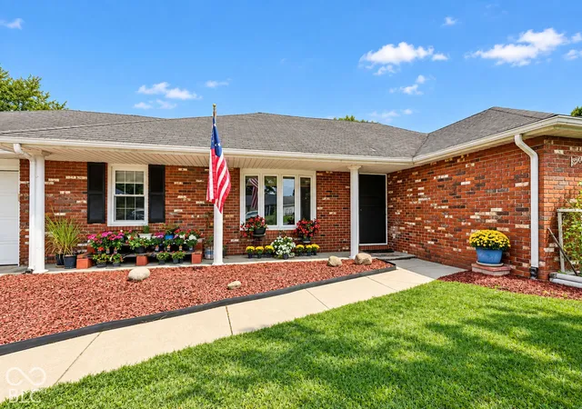 Photo 3 of Single family home for sale at 115 S Roby Dr, Anderson, IN 46012 | MLS# 22129280 | Listing updated on 2026-10-01