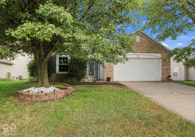 Photo 1 of Single family home for sale at 6276 Briargate Dr, Zionsville, IN 46077 | MLS# 22129293 | Listing updated on 2026-10-06