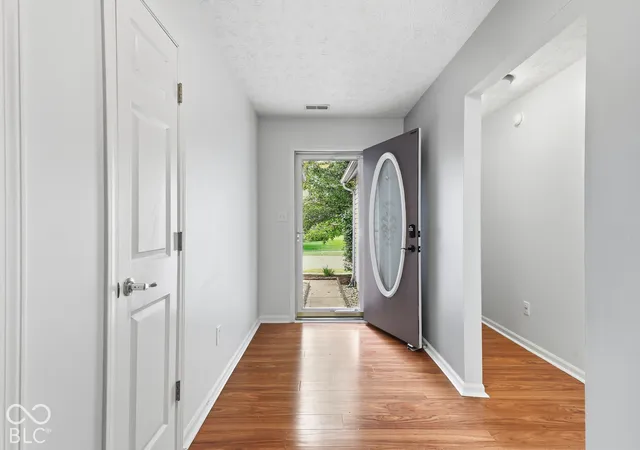 Photo 3 of Single family home for sale at 6276 Briargate Dr, Zionsville, IN 46077 | MLS# 22129293 | Listing updated on 2026-10-06