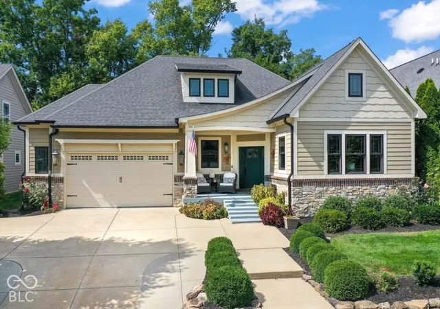 Photo 1 of Single family home for sale at 6736 W Stonegate Dr, Zionsville, IN 46077 | MLS# 22129294 | Listing updated on 2026-10-06