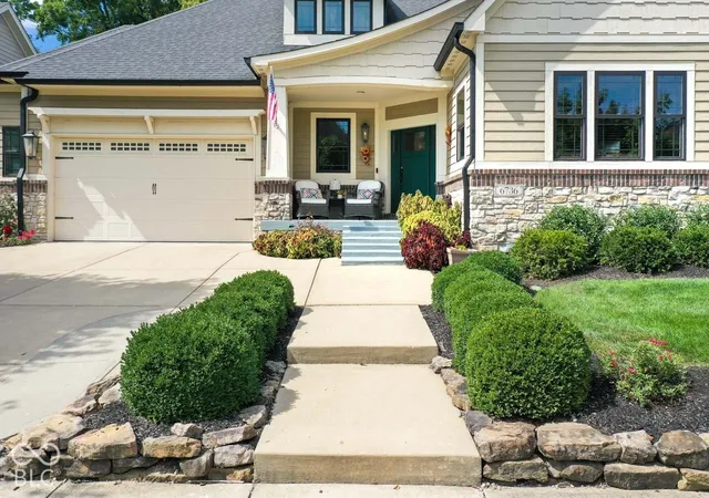 Photo 2 of Single family home for sale at 6736 W Stonegate Dr, Zionsville, IN 46077 | MLS# 22129294 | Listing updated on 2026-10-06