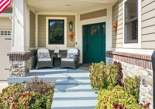 Photo 3 of Single family home for sale at 6736 W Stonegate Dr, Zionsville, IN 46077 | MLS# 22129294 | Listing updated on 2026-10-06