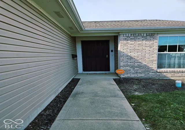 Photo 2 of Single family home for sale at 2164 Rossington Ln, Indianapolis, IN 46229 | MLS# 22129307 | Listing updated on 2026-10-04
