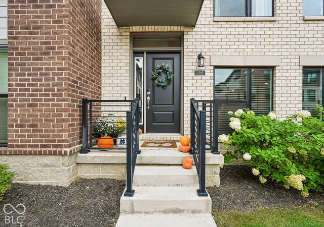 Photo 3 of Townhouse for sale at 11566 Fulham St, Carmel, IN 46032 | MLS# 22129310 | Listing updated on 2026-10-10