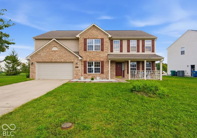 Photo 1 of Single family home for sale at 1881 Wynnewood Ln, Avon, IN 46123 | MLS# 22129311 | Listing updated on 2026-10-04