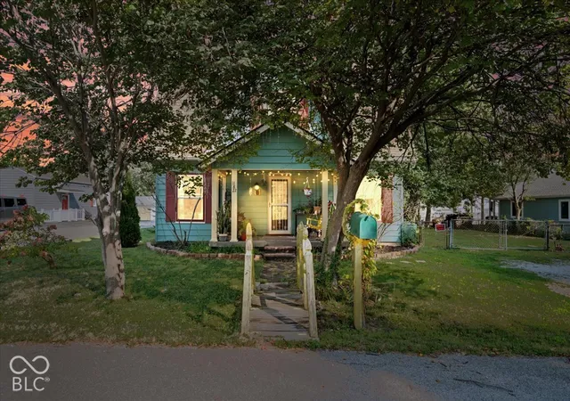 Photo 1 of Single family home for sale at 11822 Center St, Indianapolis, IN 46236 | MLS# 22129318 | Listing updated on 2026-10-02