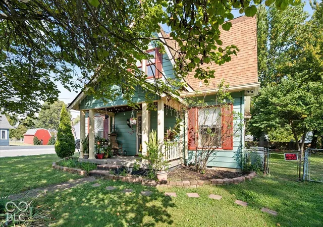 Photo 2 of Single family home for sale at 11822 Center St, Indianapolis, IN 46236 | MLS# 22129318 | Listing updated on 2026-10-02