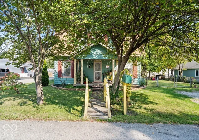Photo 4 of Single family home for sale at 11822 Center St, Indianapolis, IN 46236 | MLS# 22129318 | Listing updated on 2026-10-02