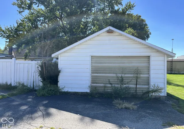 Photo 4 of Sale Pending at 301 S Sycamore, Gaston, IN 47342 | MLS# 22129319 | Listing updated on 2026-10-04