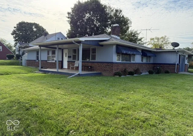 Photo 3 of Single family home for sale at 301 E 37th Street, Anderson, IN 46013 | MLS# 22129327 | Listing updated on 2026-10-06