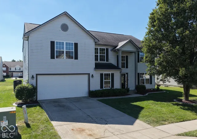 Photo 3 of Sale Pending at 11633 Sinclair Dr, Indianapolis, IN 46235 | MLS# 22129333 | Listing updated on 2026-10-06