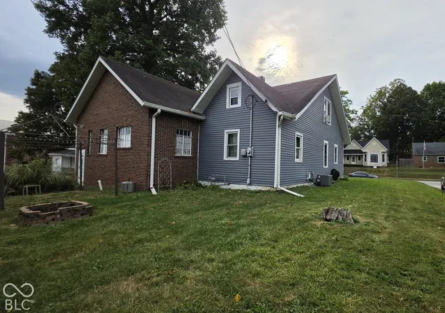Photo 3 of Single family home for sale at 315 N Mill, Veedersburg, IN 47987 | MLS# 22129334 | Listing updated on 2026-10-02
