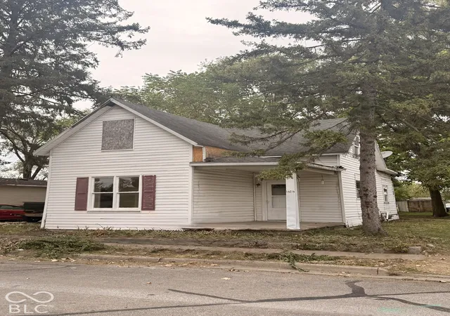 Photo 1 of Single family home for sale at 1424 W 15th Street, Muncie, IN 47302 | MLS# 22129351 | Listing updated on 2026-10-02