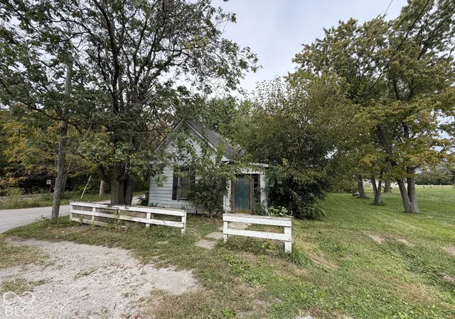 Photo 1 of Sale Pending at 22 East 206th, Sheridan, IN 46069 | MLS# 22129354 | Listing updated on 2026-10-06