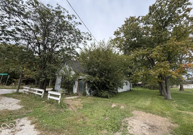 Photo 2 of Sale Pending at 22 East 206th, Sheridan, IN 46069 | MLS# 22129354 | Listing updated on 2026-10-06