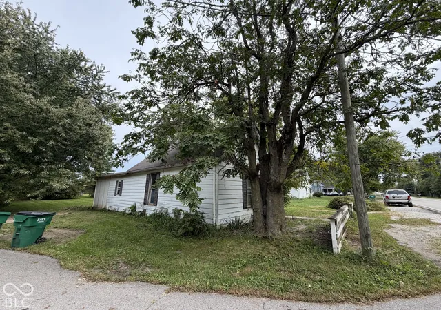 Photo 4 of Sale Pending at 22 East 206th, Sheridan, IN 46069 | MLS# 22129354 | Listing updated on 2026-10-06