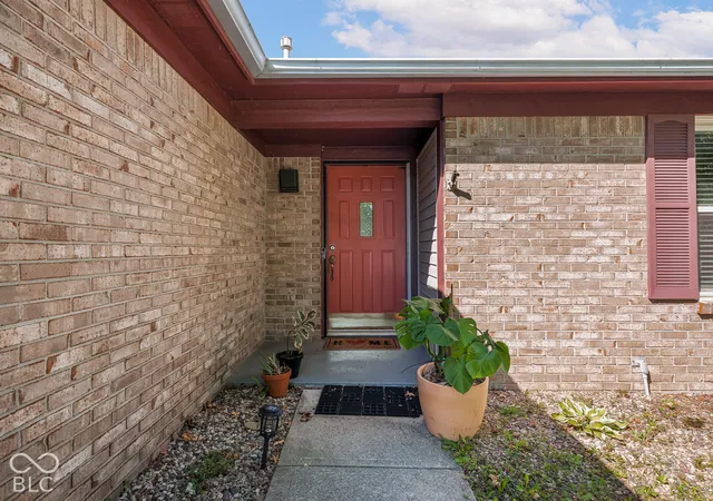 Photo 4 of Single family home for sale at 232 Park Pl Ct, Avon, IN 46123 | MLS# 22129359 | Listing updated on 2026-10-06