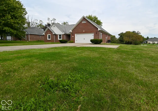 Single family home for sale at 7920 Hadley St, Coatesville, IN 46121 | MLS# 22129360