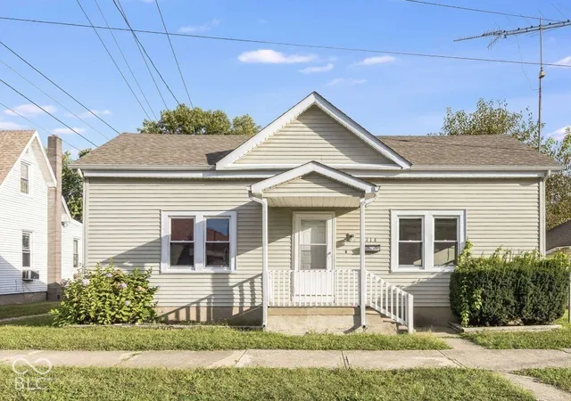Photo 3 of Single family home for sale at 114 W Hendricks St, Greensburg, IN 47240 | MLS# 22129366 | Listing updated on 2026-10-03