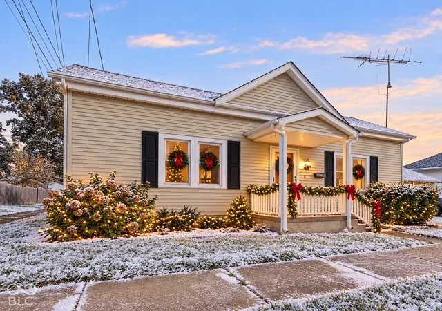 Photo 2 of Single family home for sale at 114 W Hendricks St, Greensburg, IN 47240 | MLS# 22129366 | Listing updated on 2026-10-03