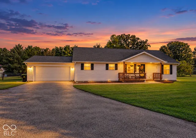 Single family home for sale at 3303 Westward Rd, Spencer, IN 47460 | MLS# 22129367