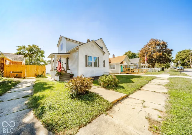 Photo 3 of Single family home for sale at 717 S A St, Elwood, IN 46036 | MLS# 22129370 | Listing updated on 2026-10-03