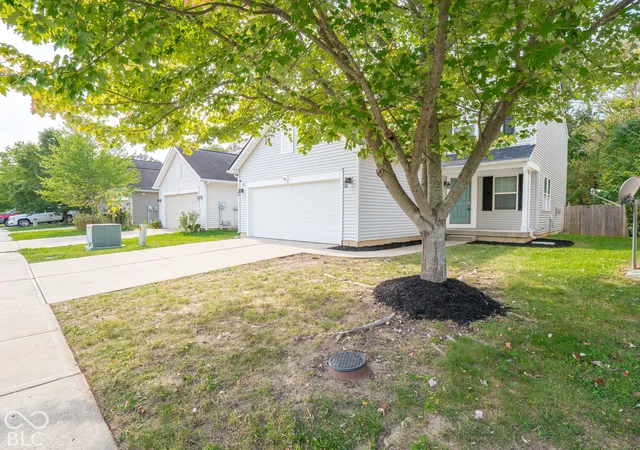 Photo 3 of Single family home for sale at 8066 Loveridge Dr, Indianapolis, IN 46268 | MLS# 22129373 | Listing updated on 2026-10-03