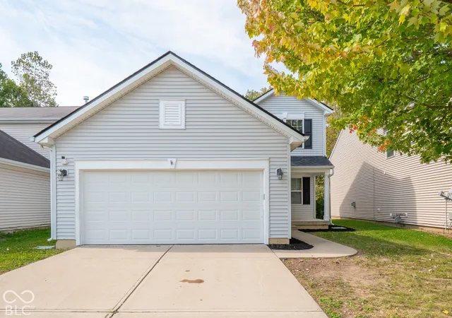 Photo 4 of Single family home for sale at 8066 Loveridge Dr, Indianapolis, IN 46268 | MLS# 22129373 | Listing updated on 2026-10-03